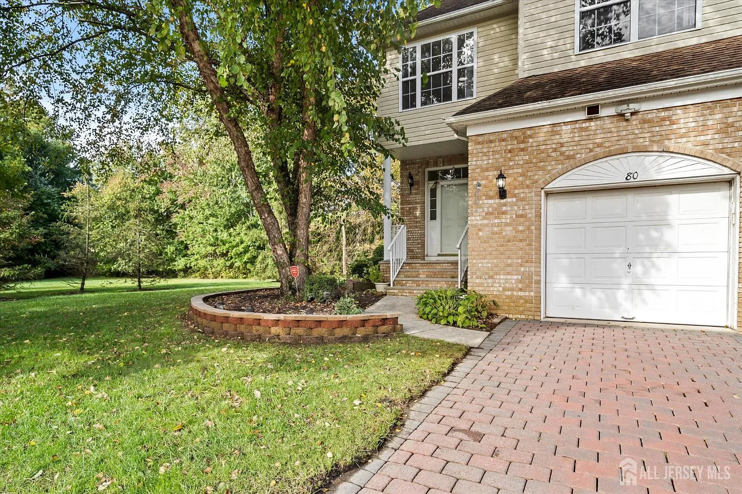 3 bed, 2.5 bath, 1831 sqft, $3,700 — Photo 3