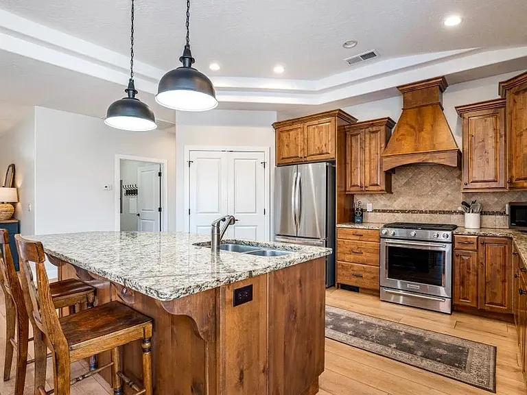 143 N Cortez Trl — Photo 9