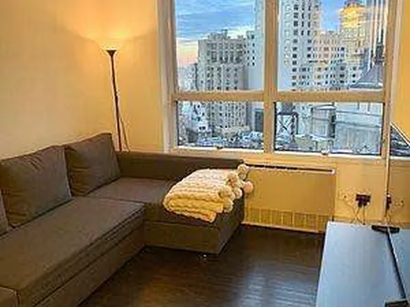 146 West 57th Street image 8 of 12