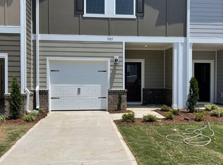 905 Field Ivy Dr, Fuquay Varina, NC 27526