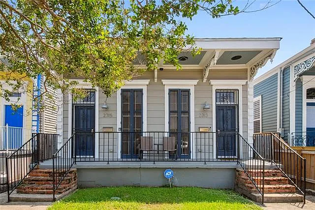 2 bed, 1.0 bath, 897 sqft, $1,600 — Photo 1