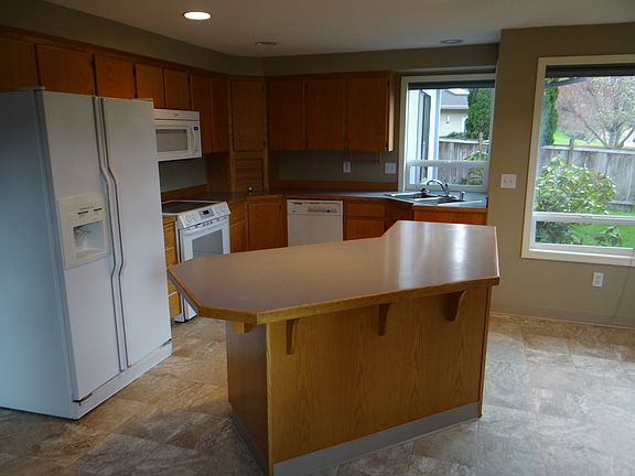 5th image of 12606 NE 37th Ct