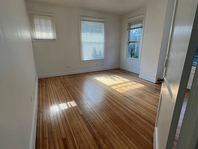 5107 Columbia Ave #C — Photo 4