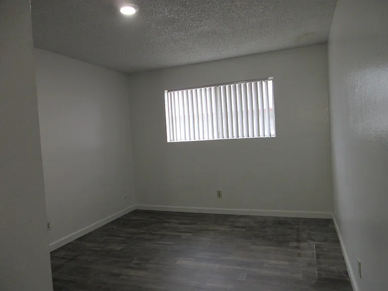 2132 W Princeton Ave #E — Photo 9