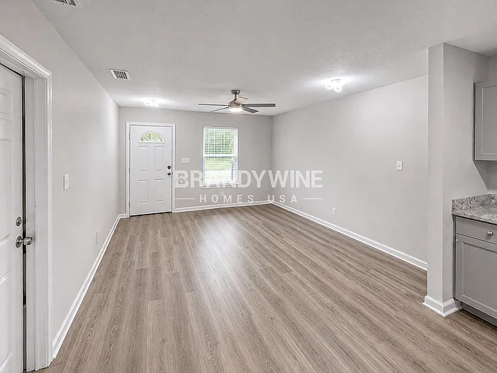 3 bed, 2.0 bath, 1046 sqft, $1,695 — Photo 4