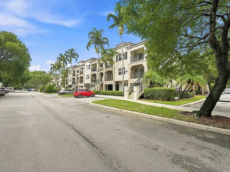 5860 W Sample Rd #307 — Photo 4