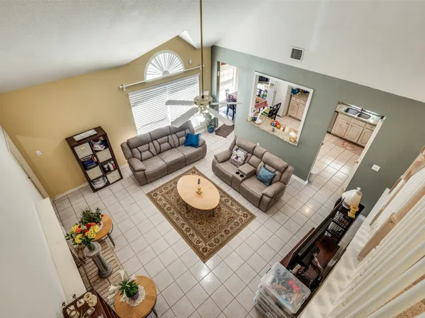 1712 Stonebridge Dr, Desoto, TX 75115