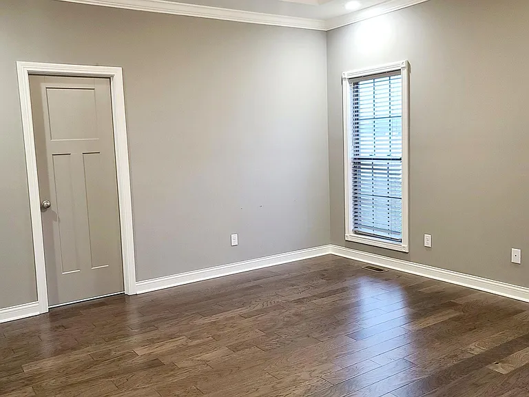 620 Montrose Dr — Photo 12
