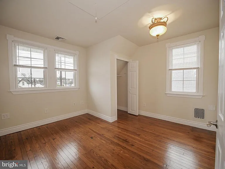 332 Crown Point Rd — Photo 32