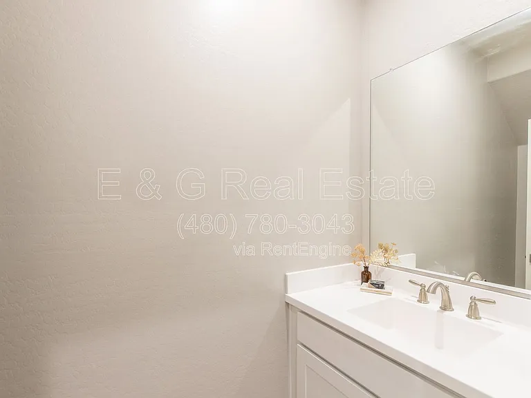 3705 E Flower St — Photo 5