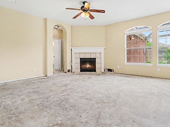 5th image of 1621 Churchill Ln