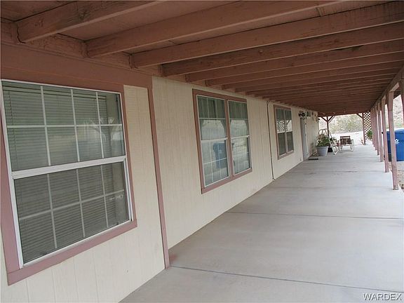 3rd image of 2465 Merrill Ave