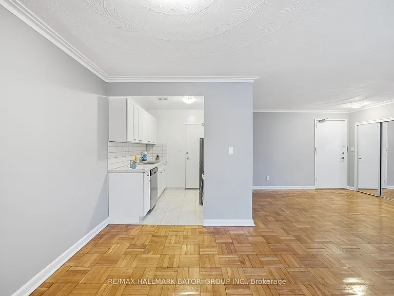 221 Russell Hill Rd #303 — Photo 10