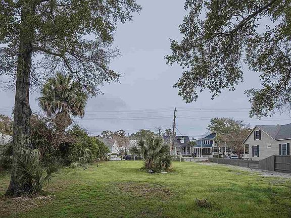 3rd image of 200 S Alcaniz St