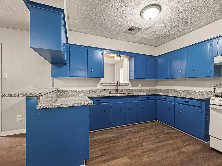 3815 Love St — Photo 12