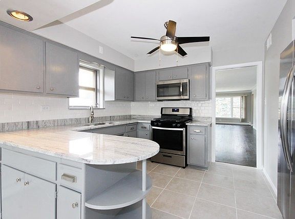 4th image of 10533 S Kostner Ave