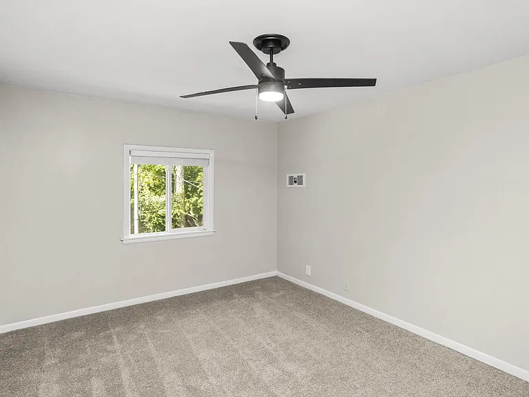 1701 Gale Ln — Photo 11