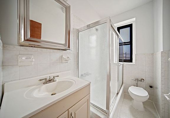 5th image of 41-00 43rd Ave #E6b