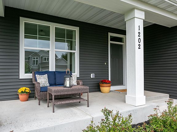 3rd image of 1202 Gretz Way