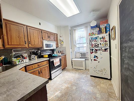 4th image of 10-29 51st Ave #3