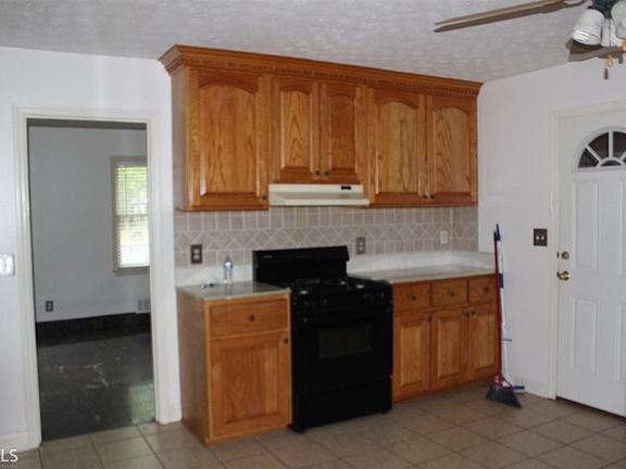4th image of 1866 Suwanee Ln #22
