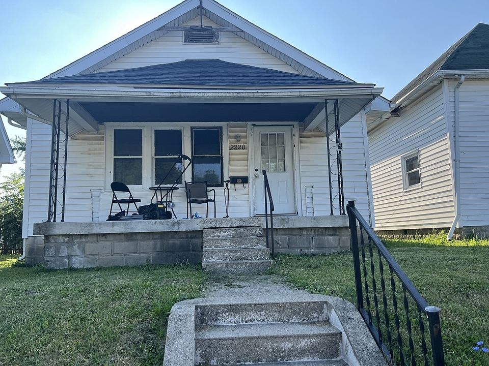 2nd image of 2220 Noble St
