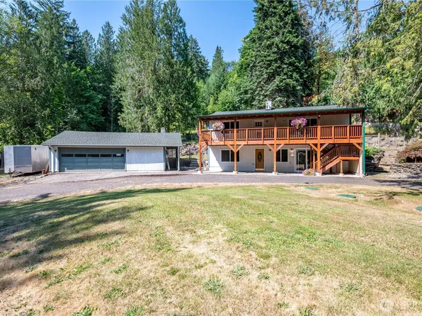 183 Pogue Lane, Castle Rock, WA 98611