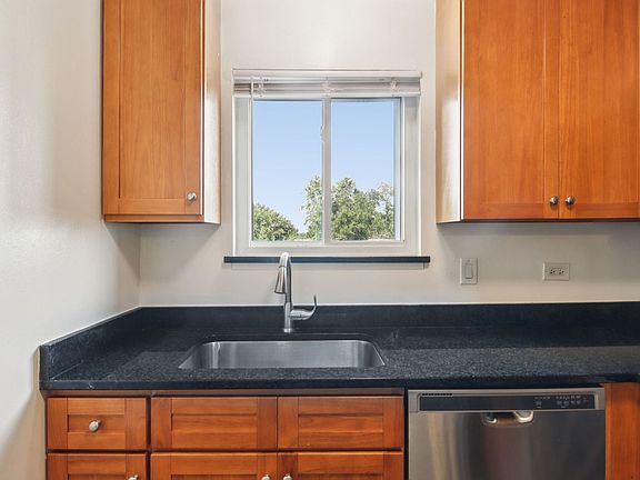 2nd image of 906 Joliet Rd #902-10