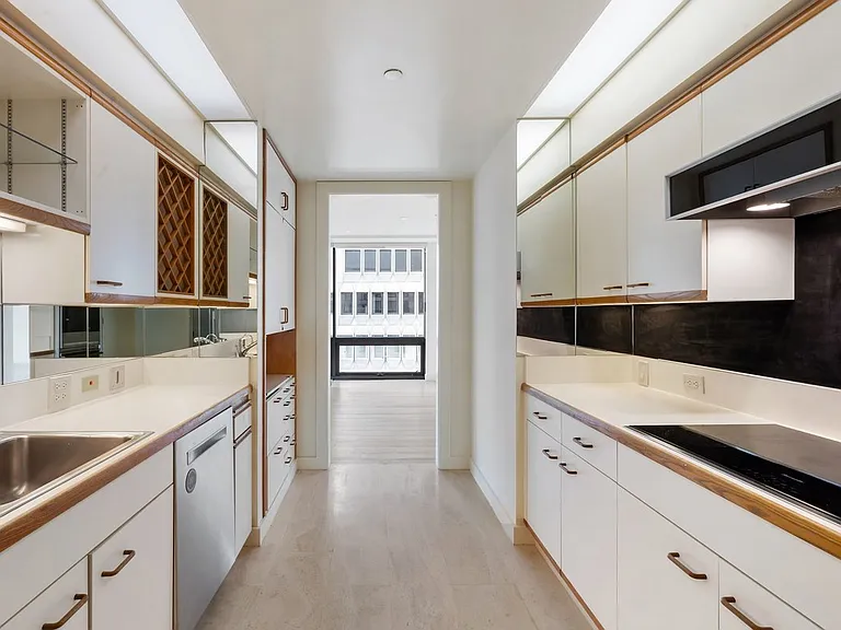 611 Washington St #2305 — Photo 31