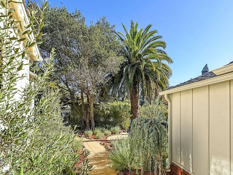 High End, Fully Furnished (Or Unfurnished), Cottage In Downtown Mill Valley! Plus Optional Additi... — Photo 18