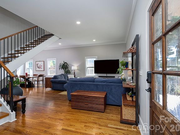5th image of 3501 Warp St