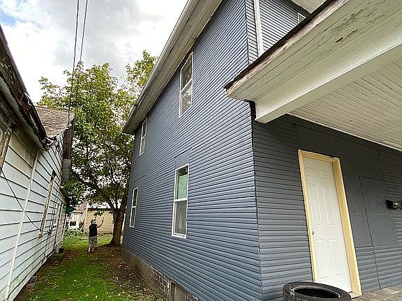 2nd image of 156 Zanesville Ave