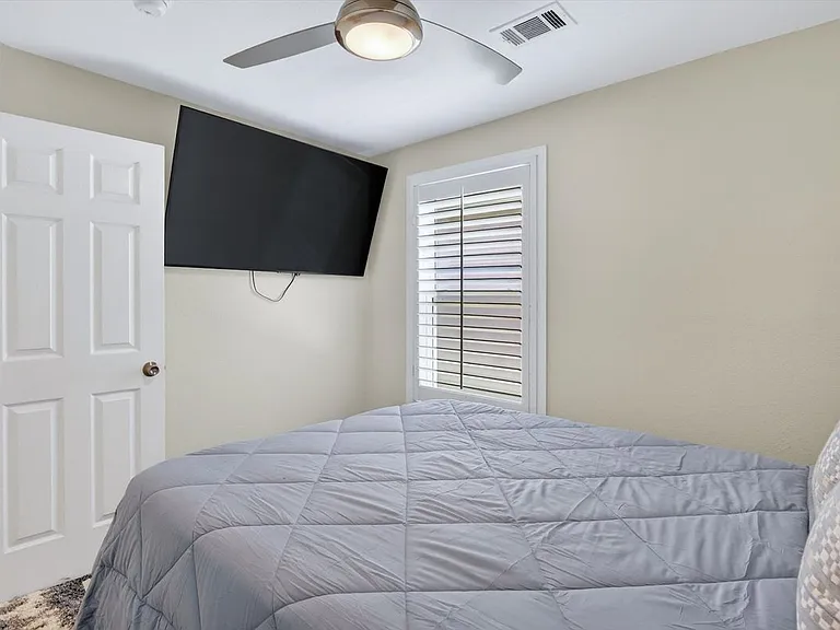 4315 Cabell Dr — Photo 32
