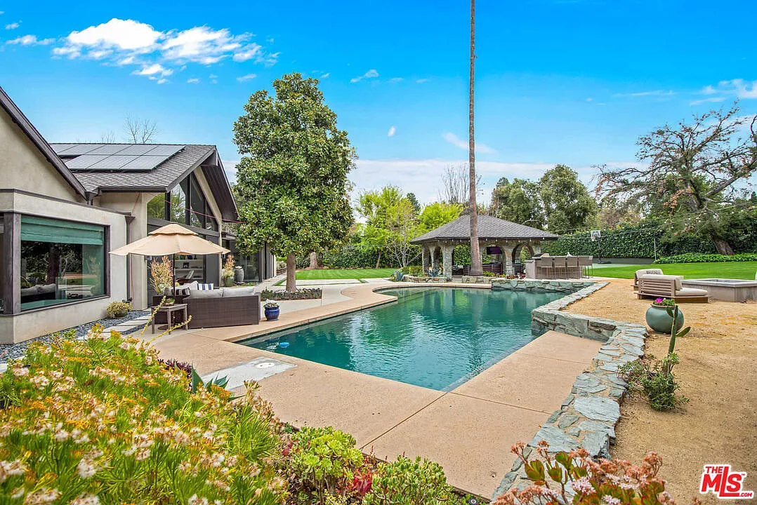 6 bed, 7.0 bath, 7074 sqft, $35,000 — Photo 3