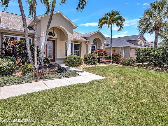 3rd image of 932 Coral Springs St