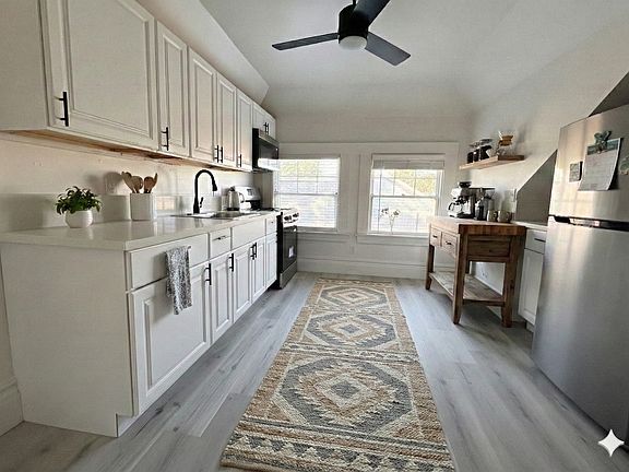 5th image of 1227 23rd St APT 3