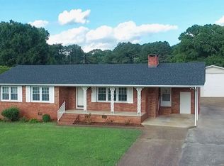 709 Windsor Dr, Scottsboro, AL 35769