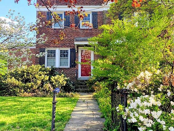 3rd image of 441 E Nelson Ave