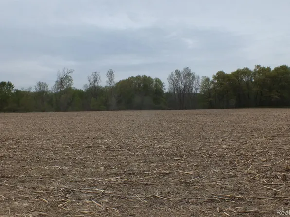 1B Oak Grove Rd, Howell, MI 48855