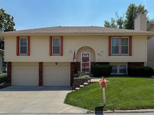 14717 Walnut Grove Cir, Omaha, NE 68137