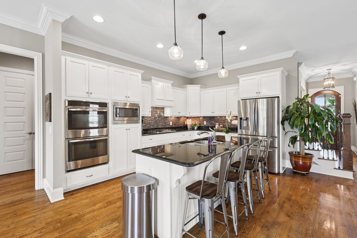 Vintage Grove Pkwy-L0608-028