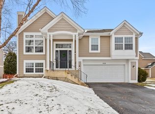 466 Valley Forge Ave, South Elgin, IL 60177