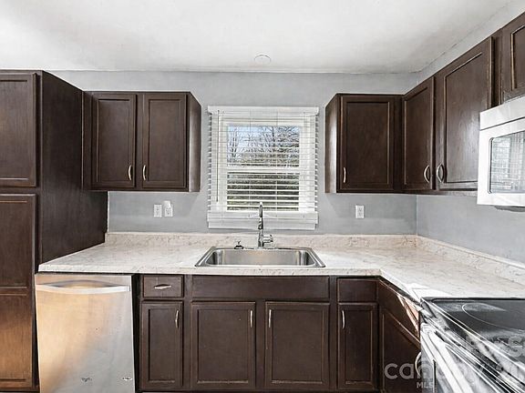 5th image of 537 Kentbrook Dr