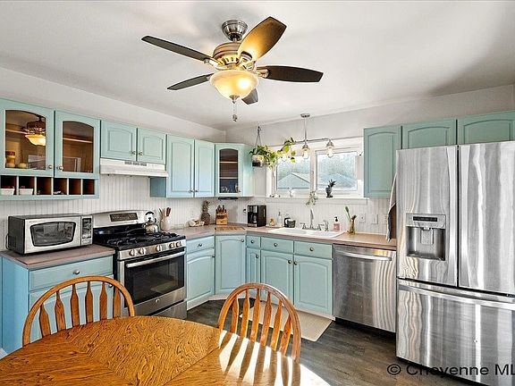 4th image of 309 W 7th St