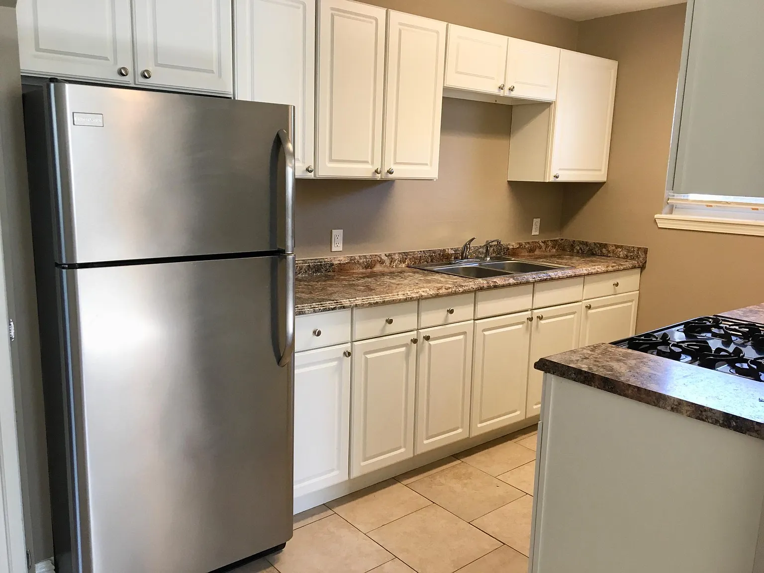 1 bed, $895 — Photo 3