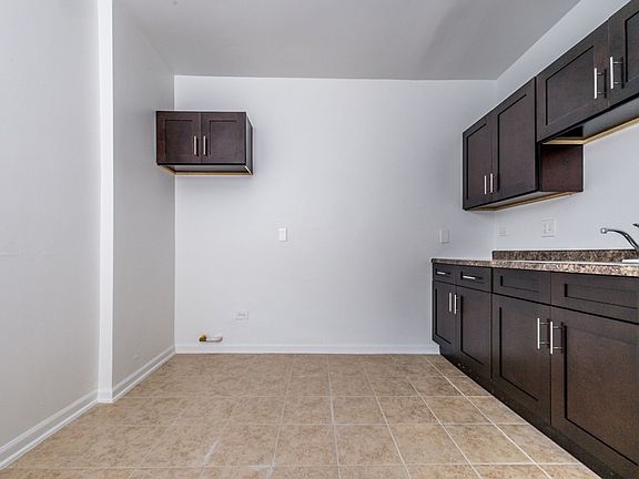 3rd image of 500-14 S Laramie Ave #5201G