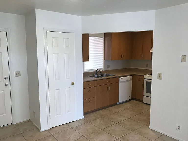 15268 Sequoia St. — Photo 4