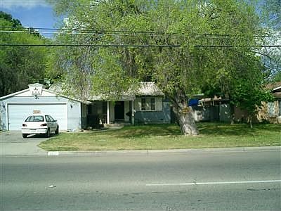 2nd image of 2621 N Chestnut Ave