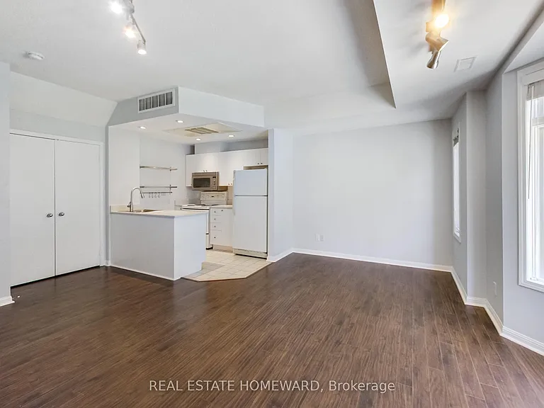 11 Niagara St #Townhouse 11 — Photo 7