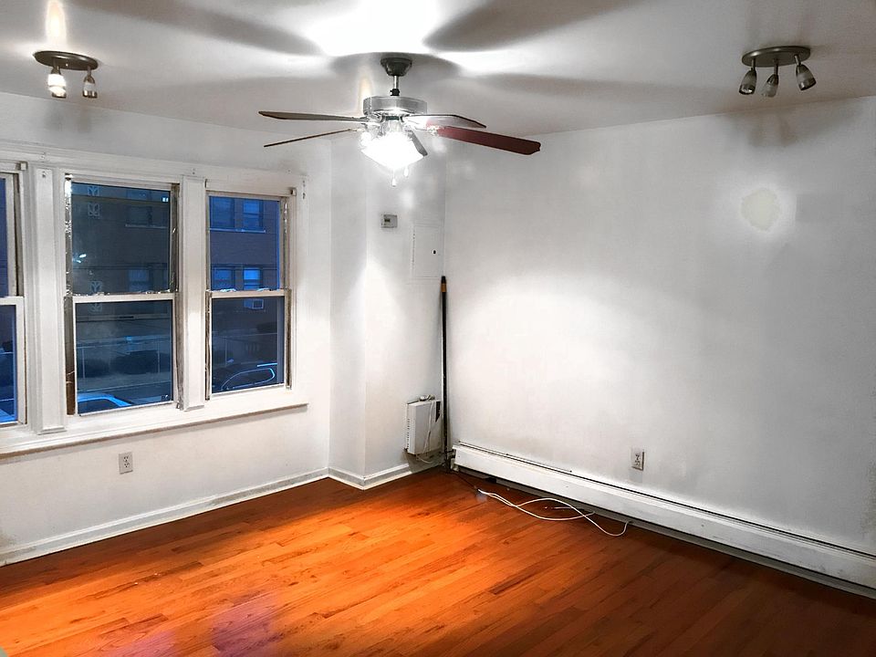 1st image of 10942 128th St #2